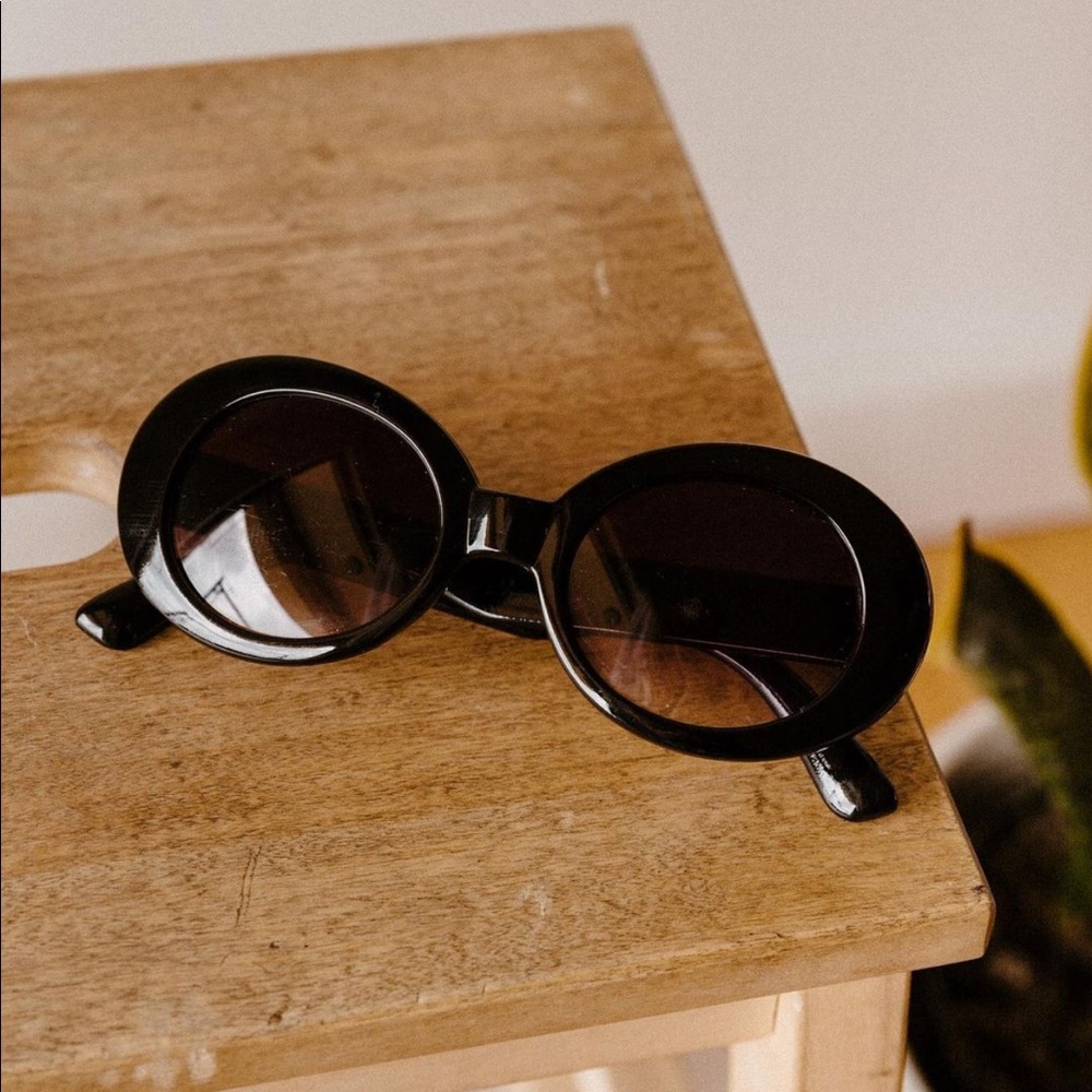 Vintage oversized sunglasses